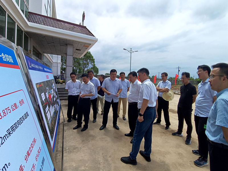 省鐵投公司副總經(jīng)理、蕪銅公路公司、皖江公司董事長(zhǎng)劉允超一行到銅商高速項(xiàng)目調(diào)研指導(dǎo)工作1