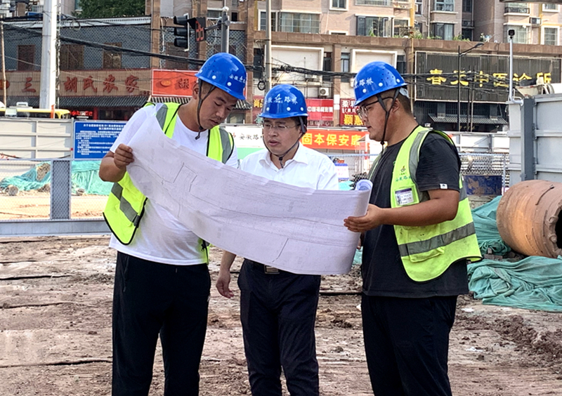 公司黨委書記、董事長錢申春到機(jī)場S1線先行段調(diào)研安全生產(chǎn)工作